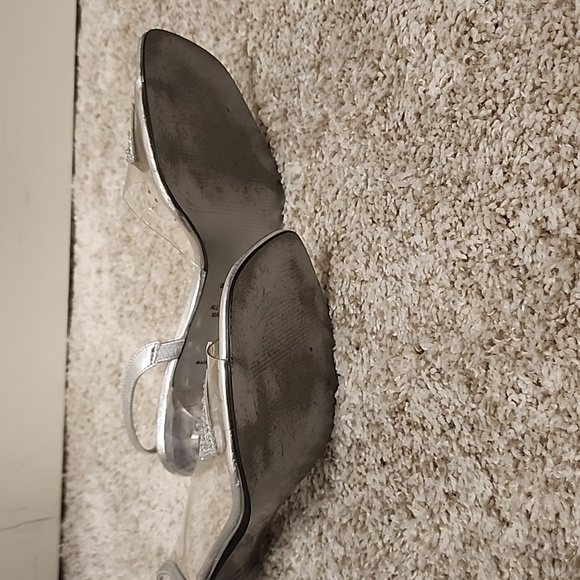 Silver heel - Picture 3 of 4